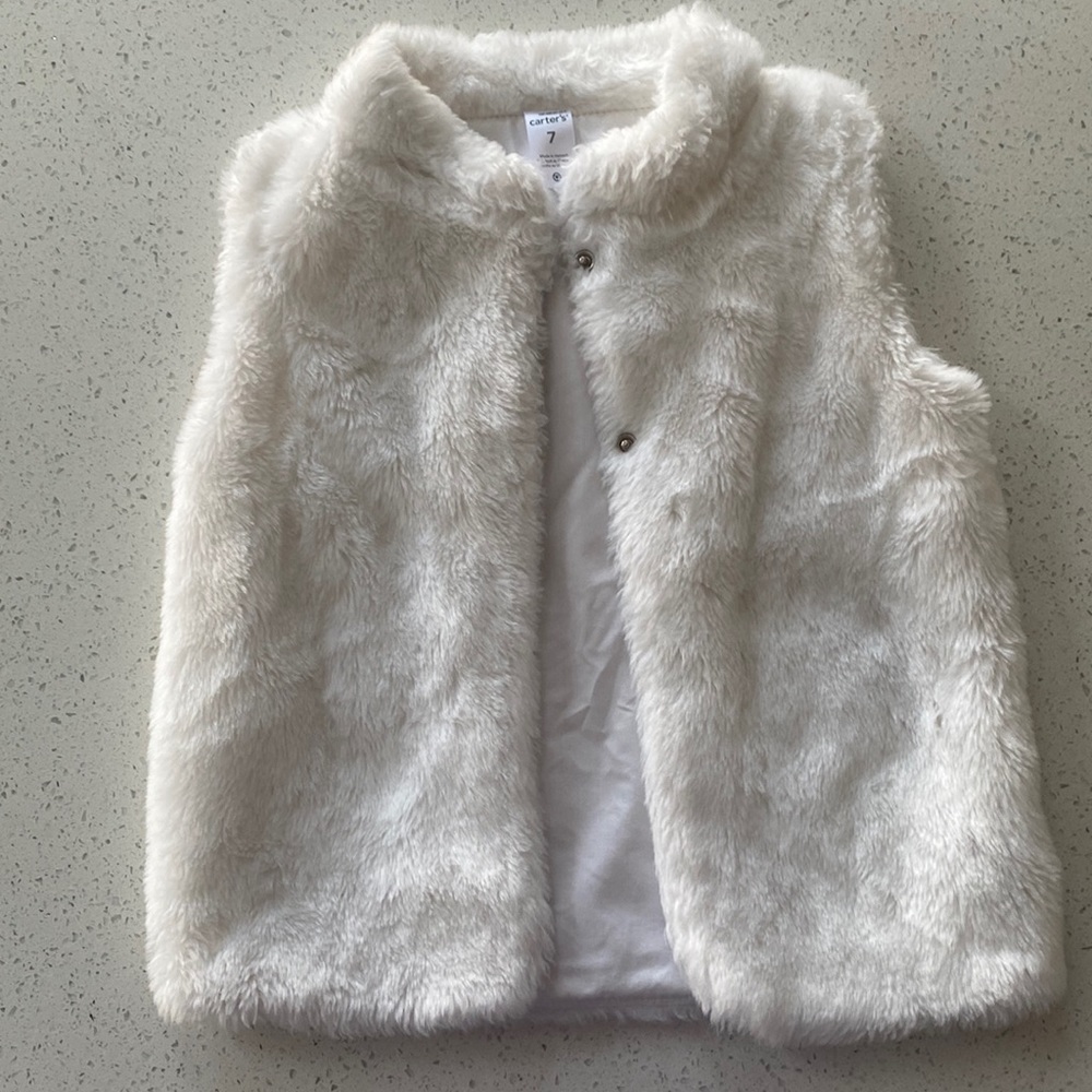 Carter’s Kids Size 7 White Faux Fur Vest
